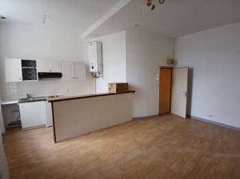 Location appartement 2 pièces Laval Centre-Ville Cathédrale 53
