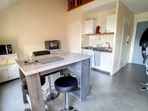 Location appartement 1 pièce Laval Hilard 53