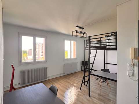 Location appartement 3 pièces Laval Hilard 53