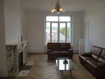Location Appartement 5 piècesLons-le-Saunier