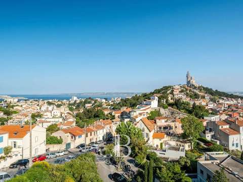 Location appartement 5 pièces Marseille 8e 13