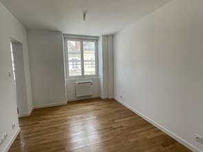 Location Appartement 3 piècesMontsûrs