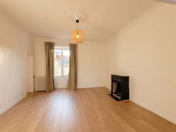 Location Appartement 5 piècesNantes Centre Ville