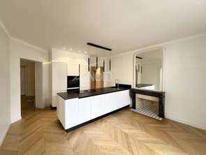 Location Appartement 5 piècesNantes Centre Ville