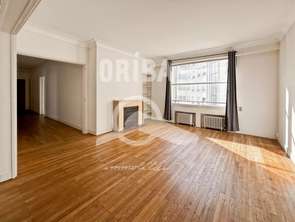 Location Appartement 4 piècesNantes Centre Ville
