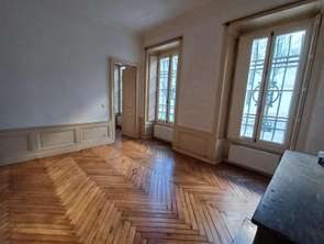Location Appartement 2 piècesNantes Centre Ville