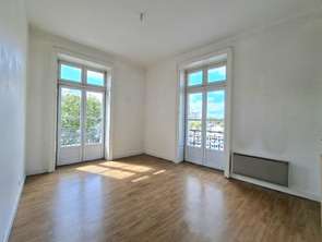 Location Appartement T1Nantes Centre Ville