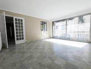 Location Appartement 2 piècesNantes Centre Ville