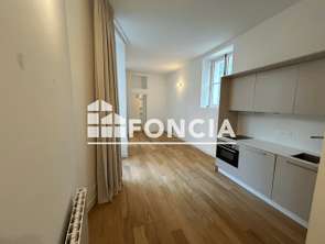Location Appartement 3 piècesNantes Centre Ville