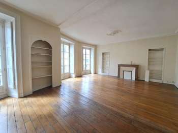 Location Appartement 4 piècesNantes Centre Ville