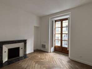 Location Appartement 4 piècesNantes Centre Ville