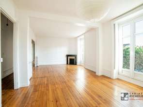 Location Appartement 4 piècesNantes Centre Ville