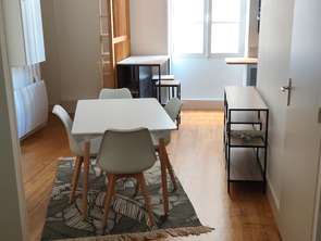 Location Appartement 2 piècesNantes Centre Ville