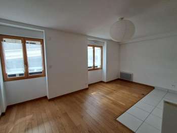 Location Appartement 2 piècesNantes Centre Ville