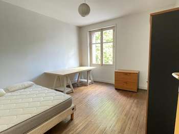 Location Appartement 4 piècesNantes Centre Ville