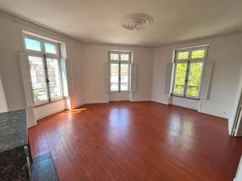 Location Appartement 4 piècesNantes Centre Ville