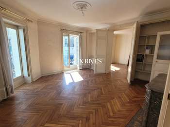 Location Appartement 4 piècesNantes Centre Ville