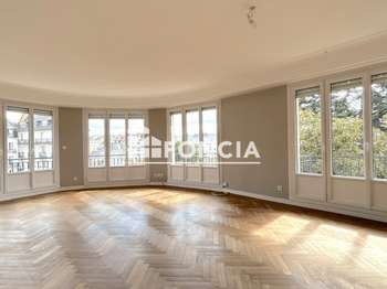 Location Appartement 4 piècesNantes Centre Ville