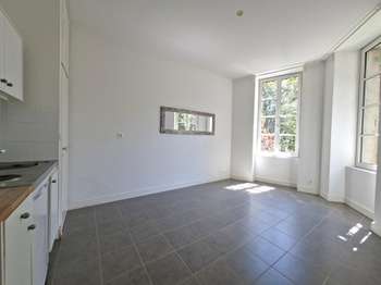 Location Appartement 2 piècesNantes Centre Ville