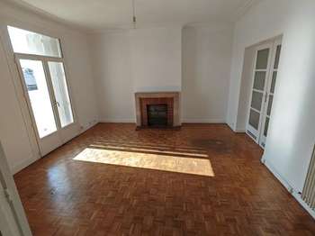 Location Appartement 4 piècesNantes Centre Ville