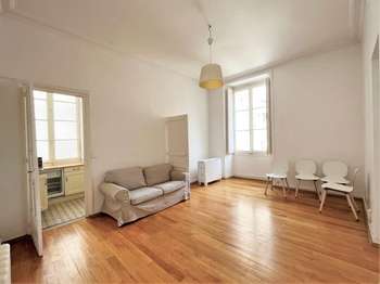 Location Appartement 2 piècesNantes Centre Ville