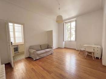 Location Appartement 2 piècesNantes Centre Ville