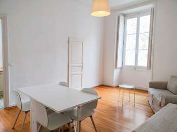 Location Appartement 2 piècesNantes Centre Ville