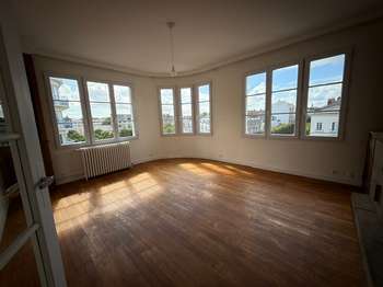 Location Appartement 4 piècesNantes Centre Ville