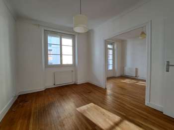 Location Appartement 2 piècesNantes Centre Ville