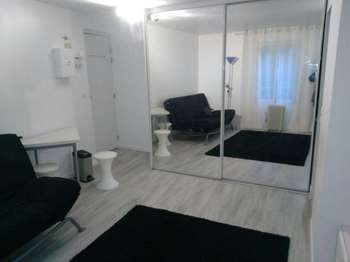 Location appartement 1 pièce Paris 10e 75