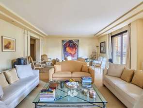 Location Appartement 4 piècesParis 16e
