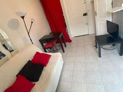 Location appartement 1 pièce Paris 18e 75