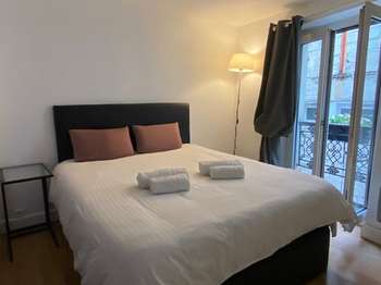 Location Appartement T1Paris 18e