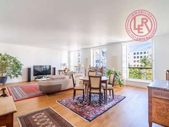 Location Appartement 5 piècesParis 3e