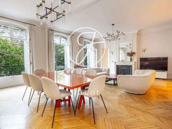 Location Appartement 4 piècesParis 7e