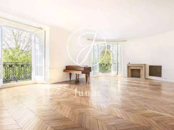 Location Appartement 6 pièces +Paris 7e