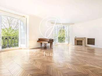 Location Appartement 6 pièces +Paris 7e