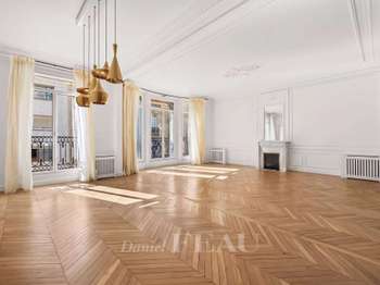 Location Appartement 6 pièces +Paris 7e