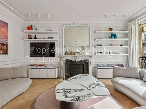Location appartement 4 pièces Paris 8e 75
