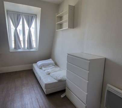 Location appartement 1 pièce Paris 8e 75