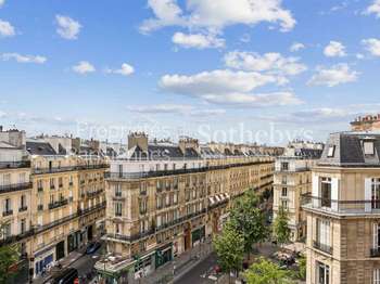 Location Appartement 4 piècesParis 8e