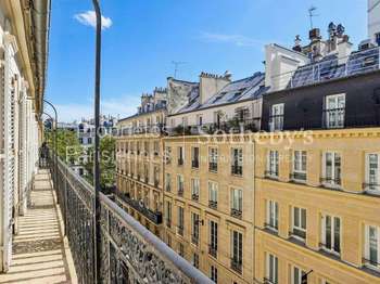 Location Appartement 5 piècesParis 8e