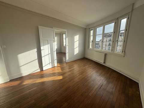 Location appartement 5 pièces Rennes Bourg L'evêque 35