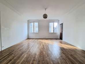 Location Appartement 4 piècesRennes Centre Ville