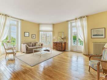 Location Appartement 5 piècesRennes Centre Ville