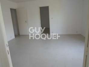 Location Appartement 3 piècesSablé-Sur-Sarthe Centre