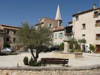 Location appartement 3 pièces Saint-Didier 84
