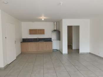 Location Appartement 3 piècesSaint-Julien-de-Vouvantes