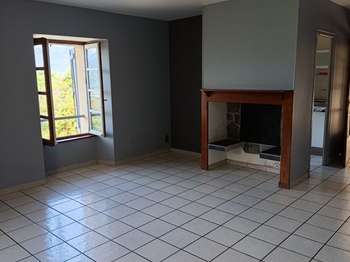 Location Appartement 4 piècesSaint-Pastous