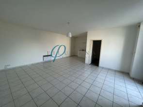 Location Appartement 3 piècesSaint-Pierre-Montlimart